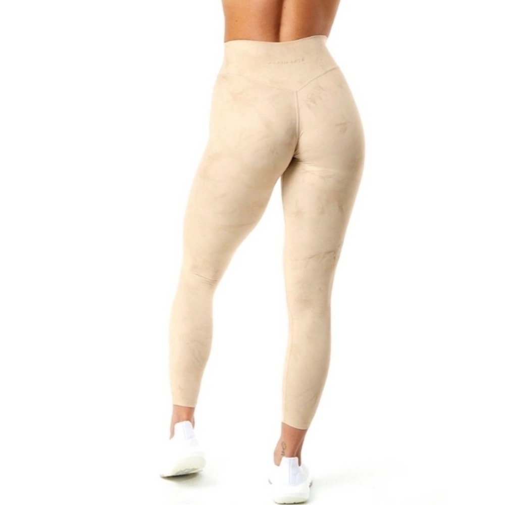 Alphalete Alphalux High Waisted M table Seamless Leggings Beige Small V-Seam